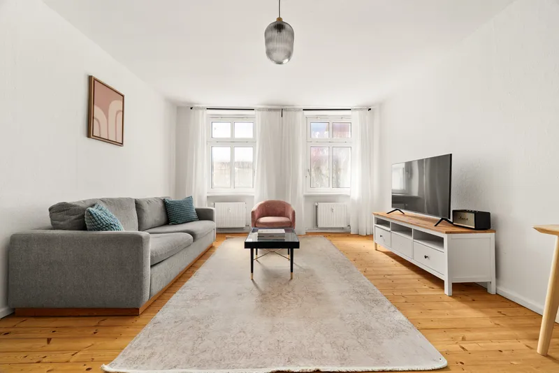 Wunderschöne 2-Zimmer-Wohnung in Neukölln - voll möbliert — photo 1
